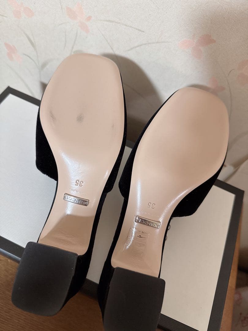 GUCCI ブラック スエード サンダル35サイズ