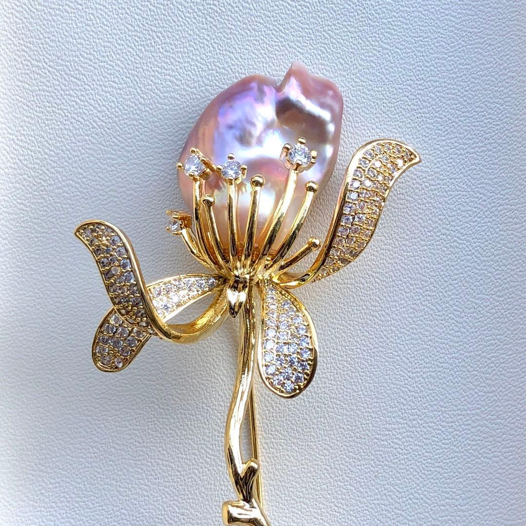 リカちゃんバロックパール　メタリックピンク26㍉お花ブローチBEN692