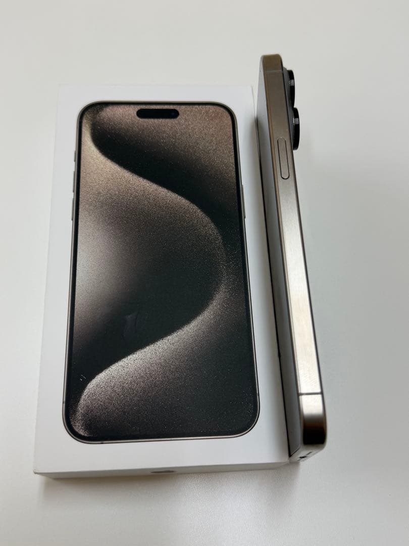 美品 Apple iPhone 15 Pro Max 1TB