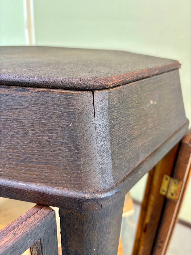 回転式 ヘキサゴン(六角形） ガラスケース 木製 アンティーク 6扉 3棚