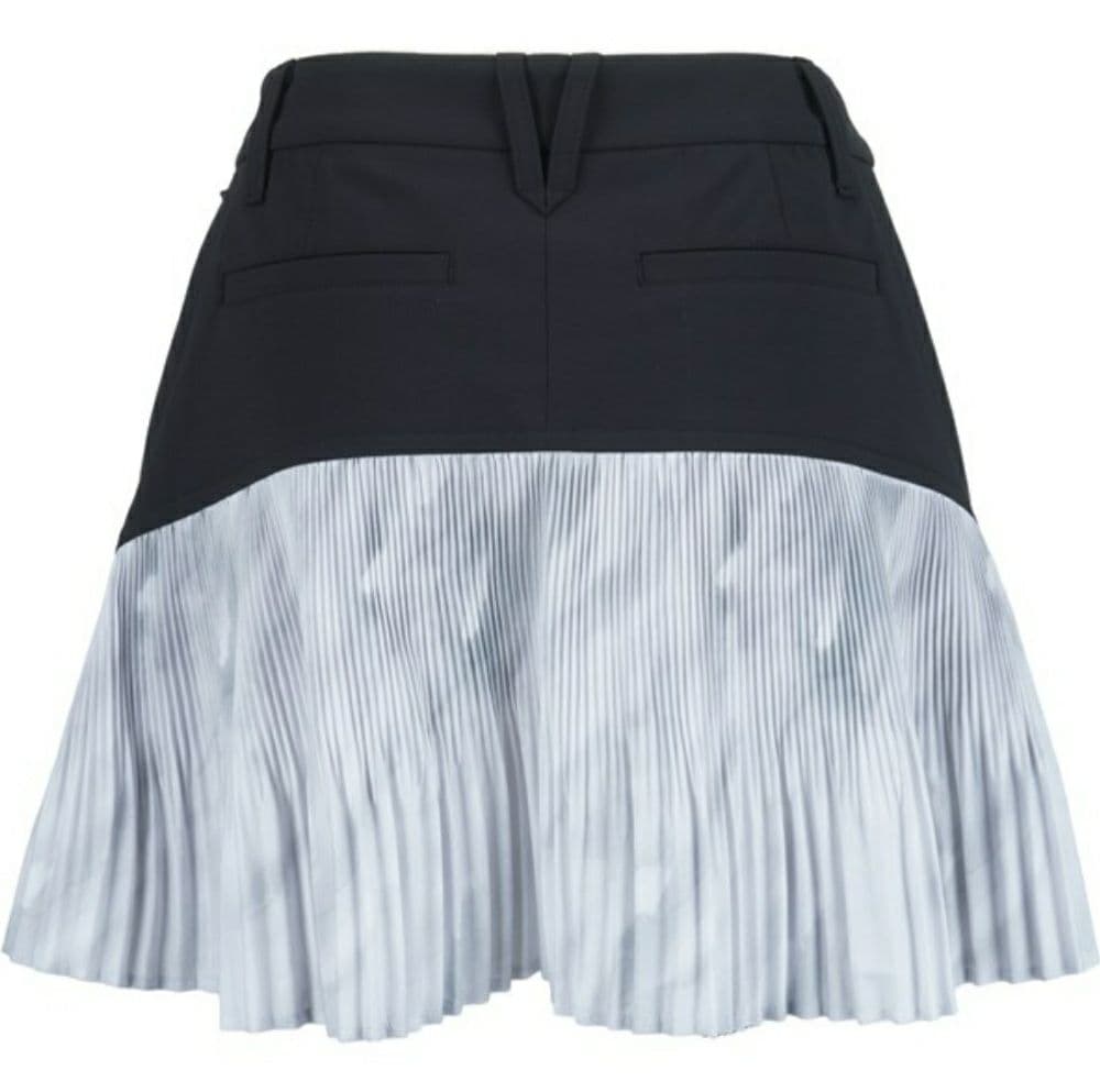 DESCENTE　夏ゴルフ　レディース　セットアップ　高級　完売　新品　タグ付き