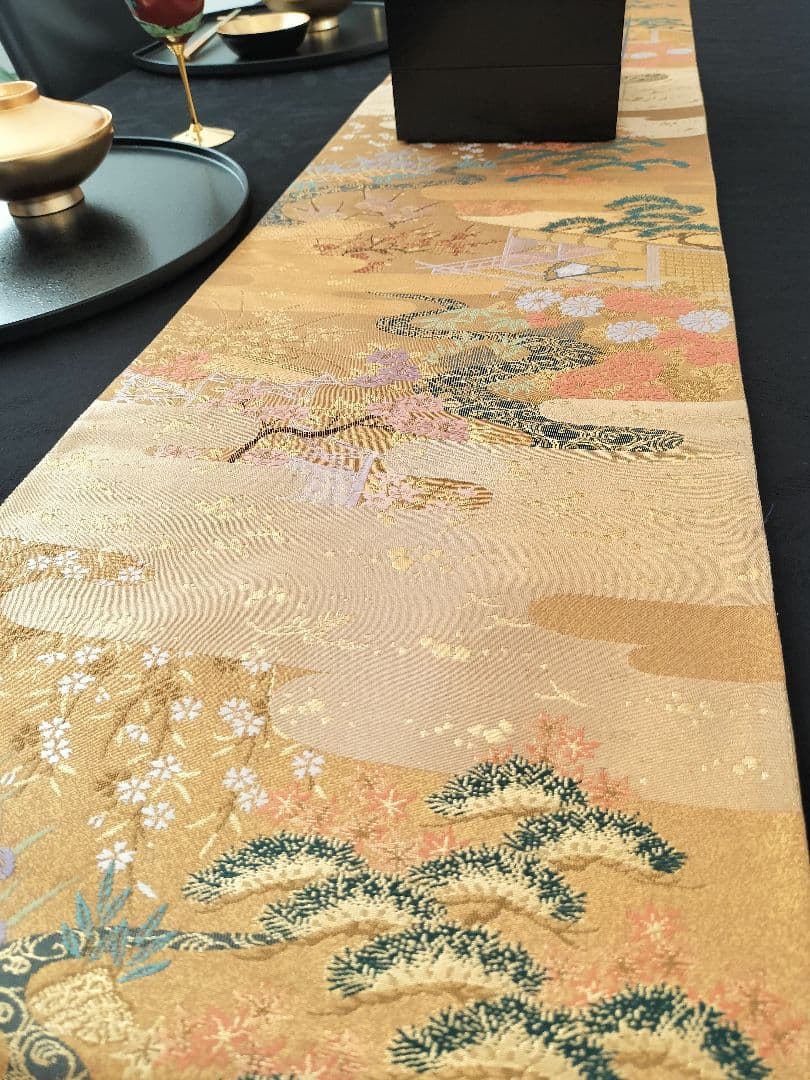 A846★逸品‼️豪華刺繍‼️正絹テーブルランナー2m10cm