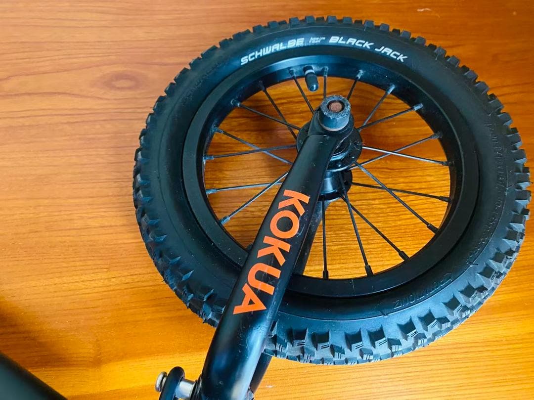 KOKUA バランスバイク ブラック/オレンジ キッズ