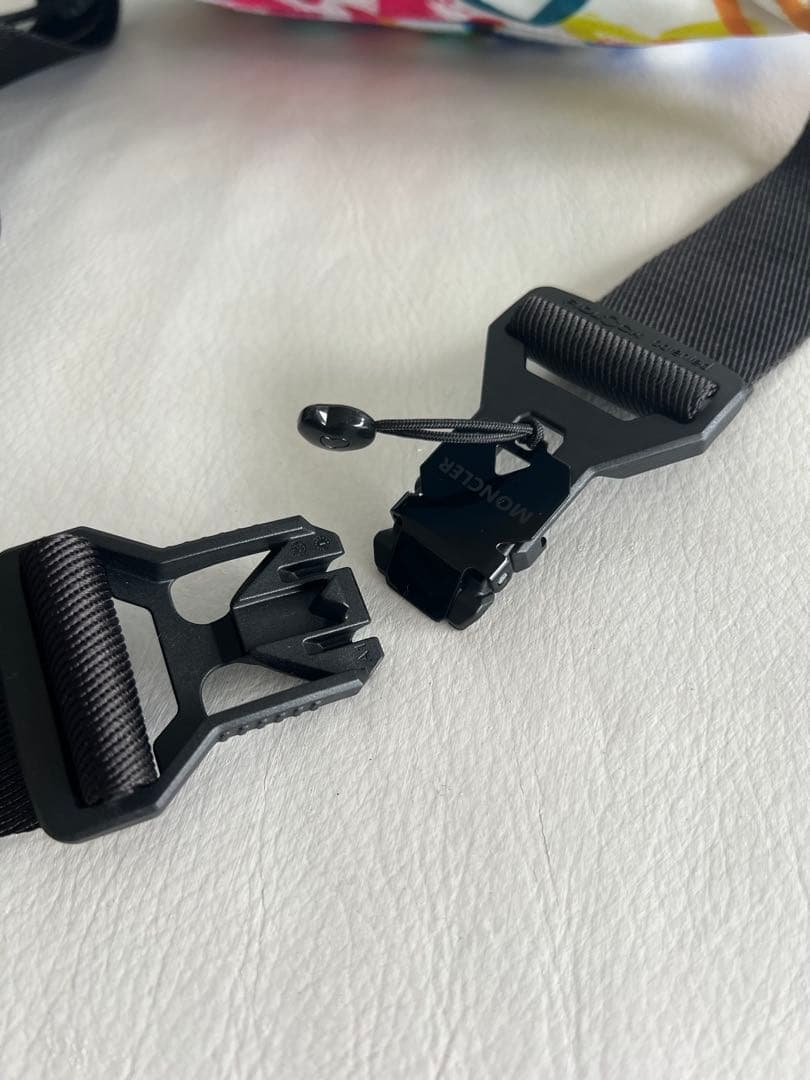 〈新品タグ付き〉MONCLER DURANCE BELT BAG ボディバッグ