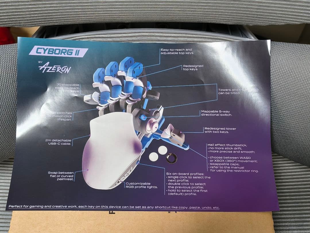 Azeron Cyborg II スタンド付