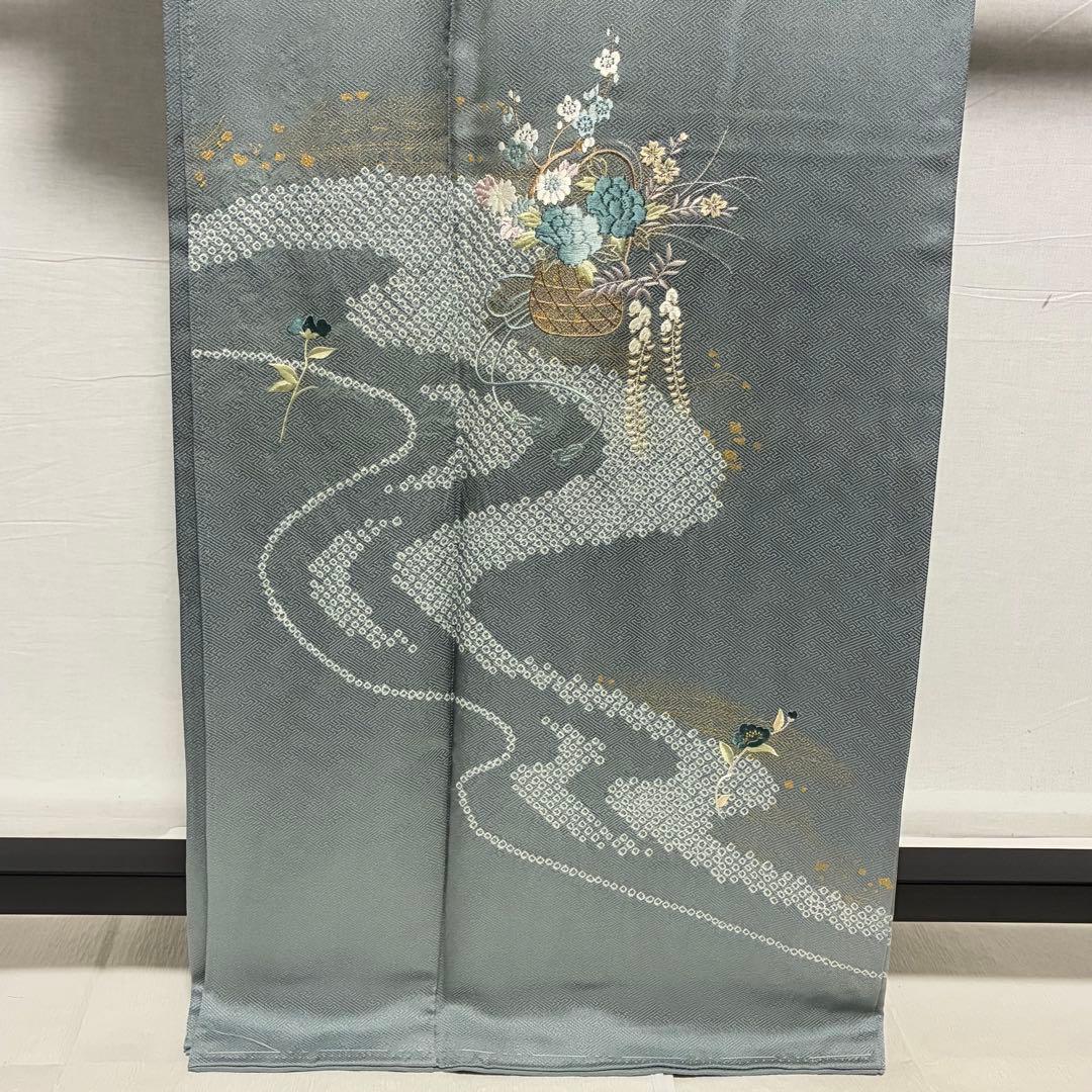 D203 訪問着　絞り　花刺繍　正絹　着物　袷　しつけ糸付き未使用極美品