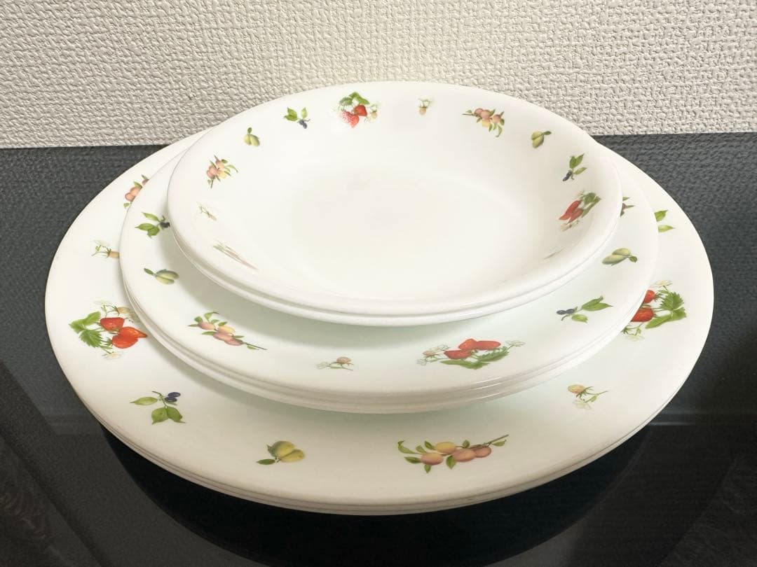 コレール ストロベリー柄 大皿 中皿 全8皿おまとめセット