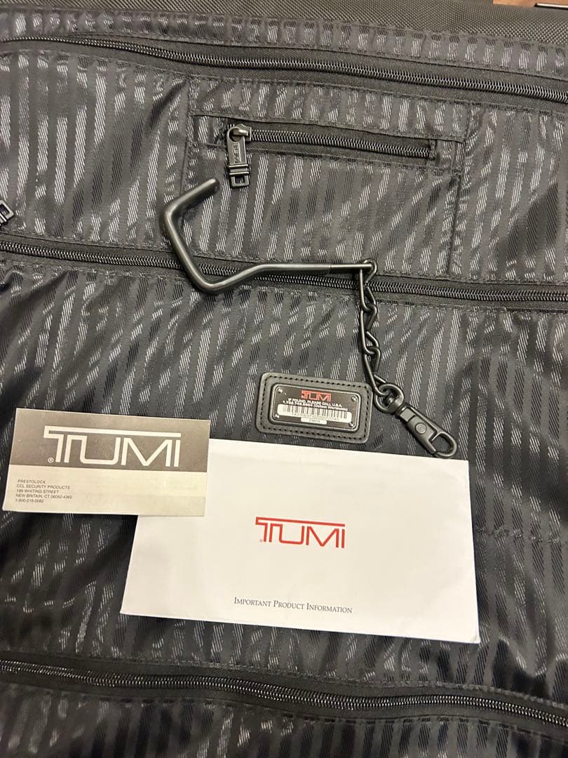 TUMI ガーメントバッグ 三つ折り
