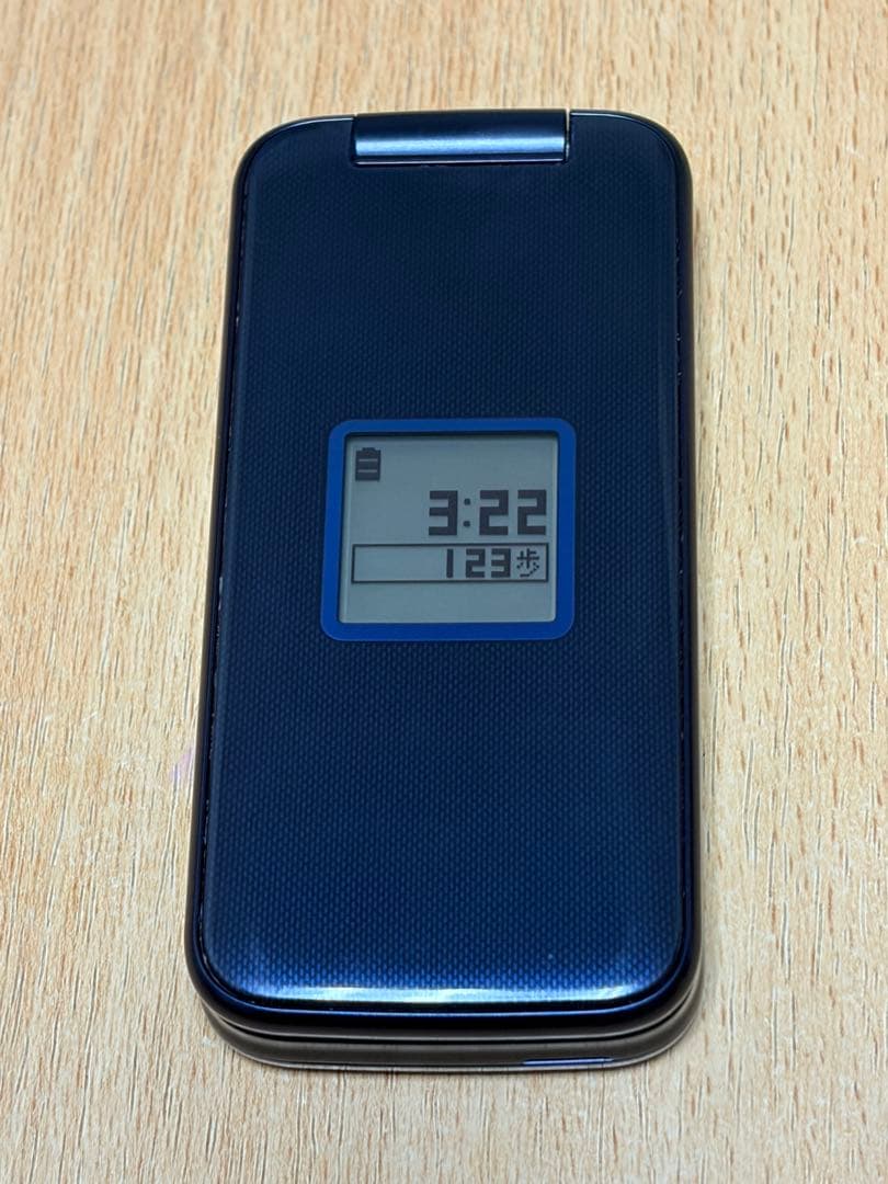 【２台】らくらくホン SIM解除済み F-02J ガラケー 携帯電話 紺 ピンク