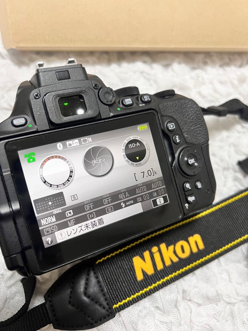 Nikon D5600 ダブルレンズキット　デジタル一眼レフ