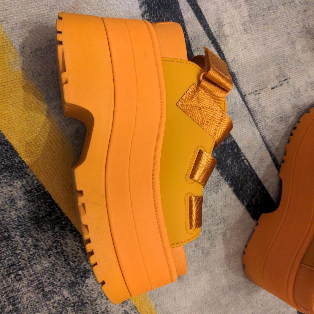 今季限定値下げ！UGG★オレンジ スポーツサンダル 厚底