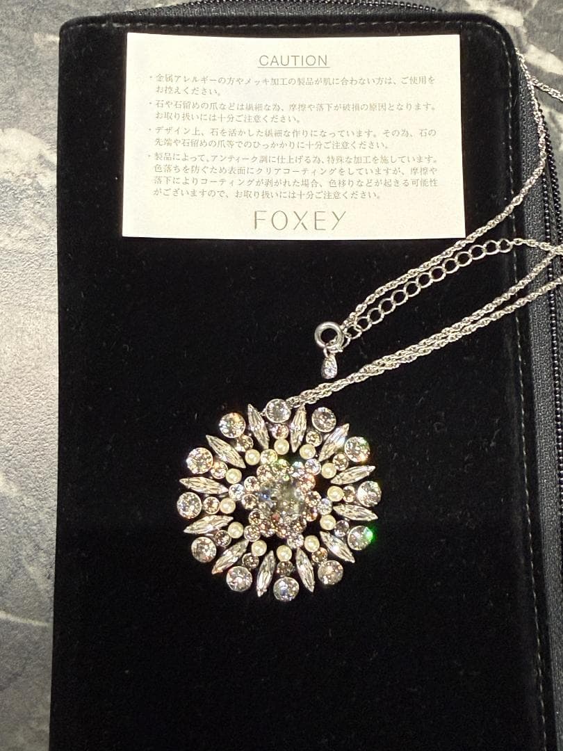 極美品★FOXEYフォクシー ブローチネックレス クリア ラインストーン パール