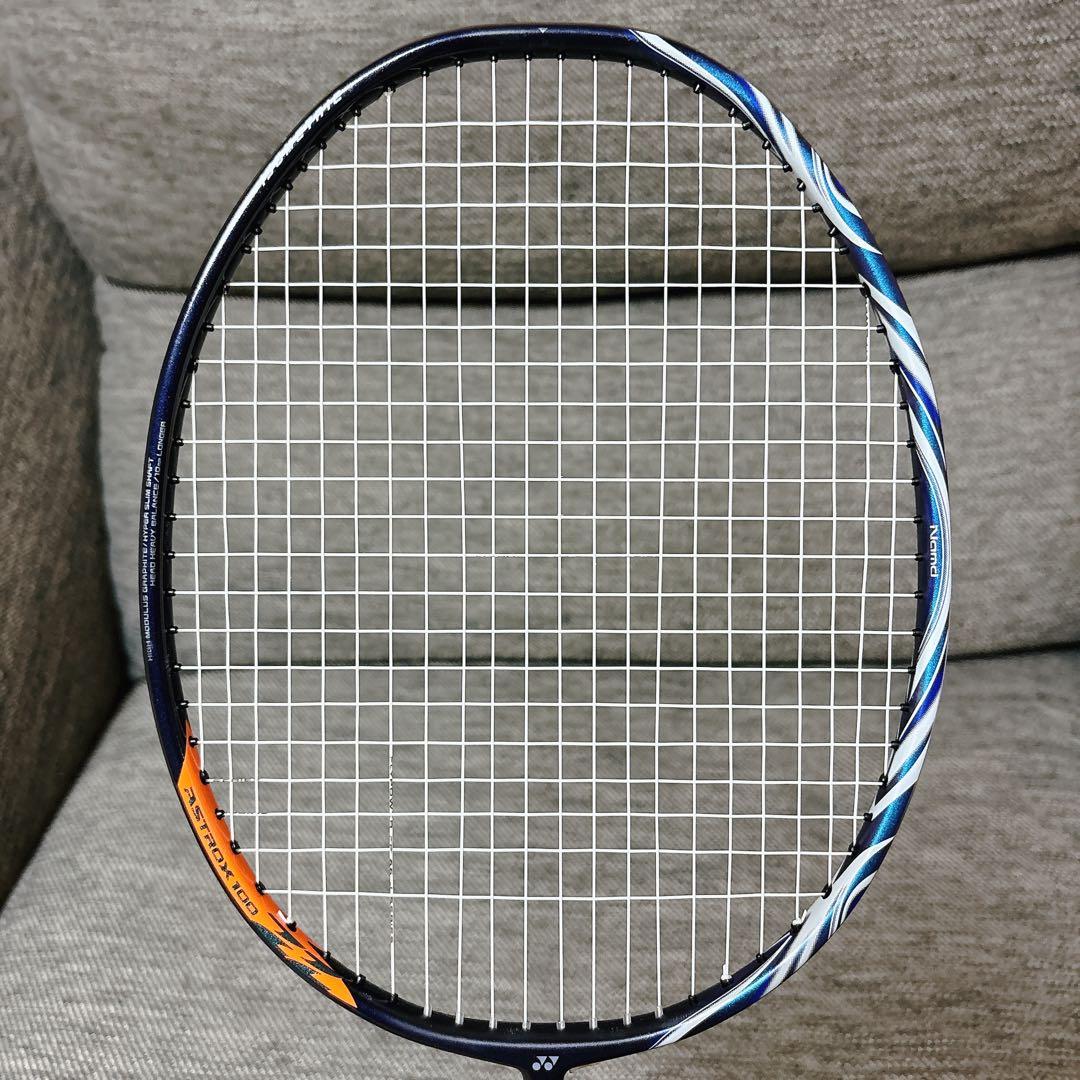 バドミントンラケット ヨネックス　アストロクス100zz 3UG5 希少品