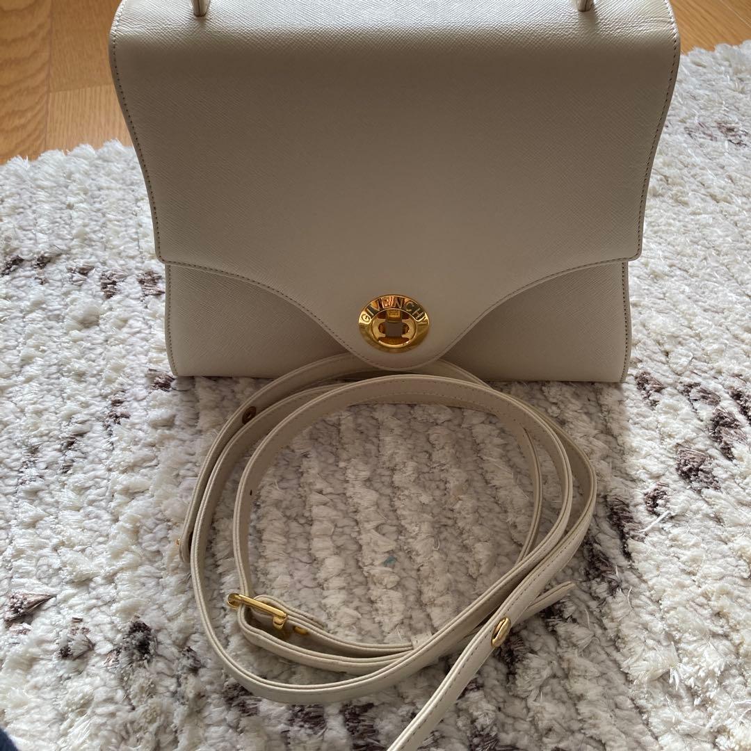 Givenchy ホワイト ショルダーバッグ