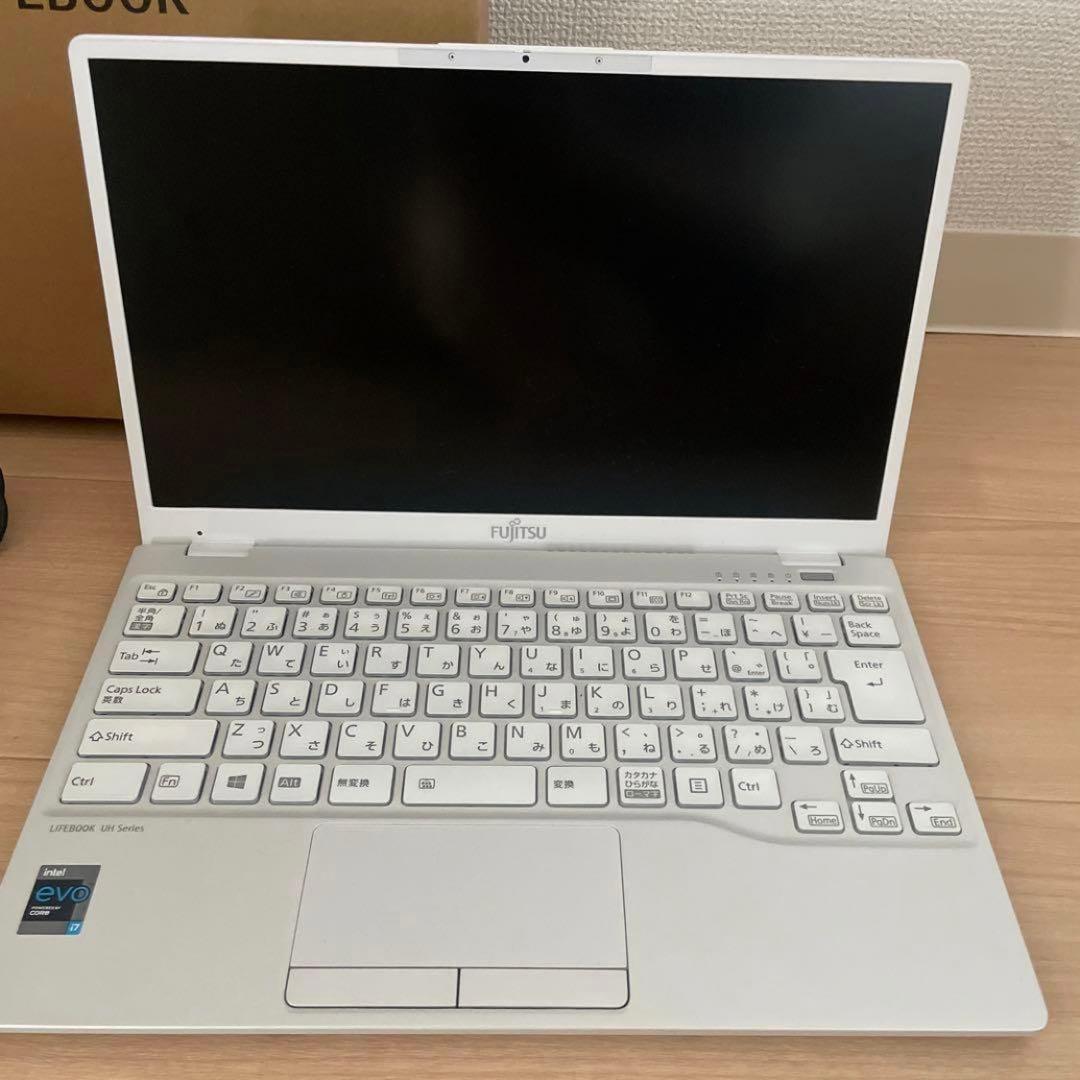 富士通 FMV LIFEBOOK UH90/E3 834g