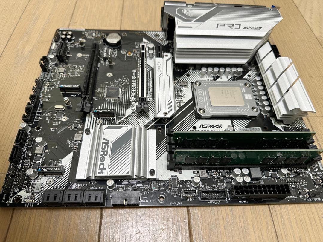 Intel Corei7-12700KF【マザボメモリグラボSSDセット】