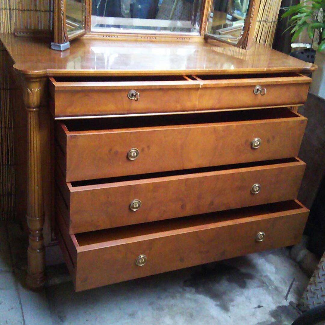 イタリア製家具  三面鏡付きドレッサー上段鍵付き