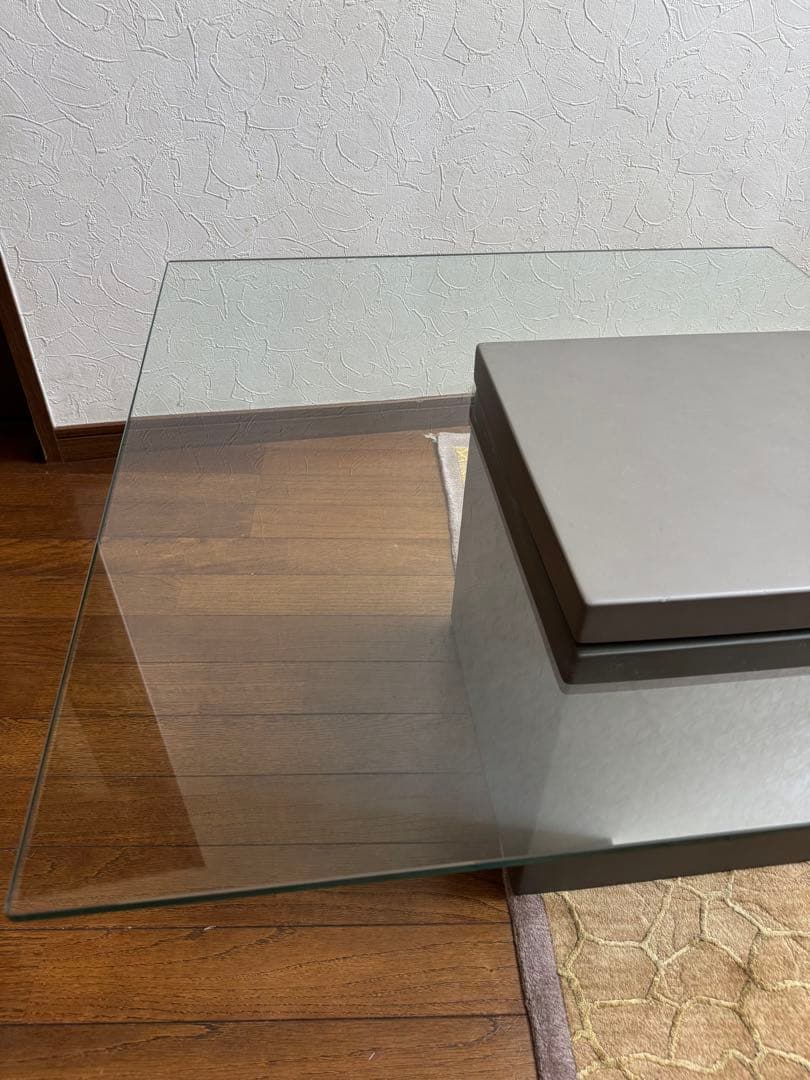 送料込み　moda en casa フライングテーブル ガラス コンクリート