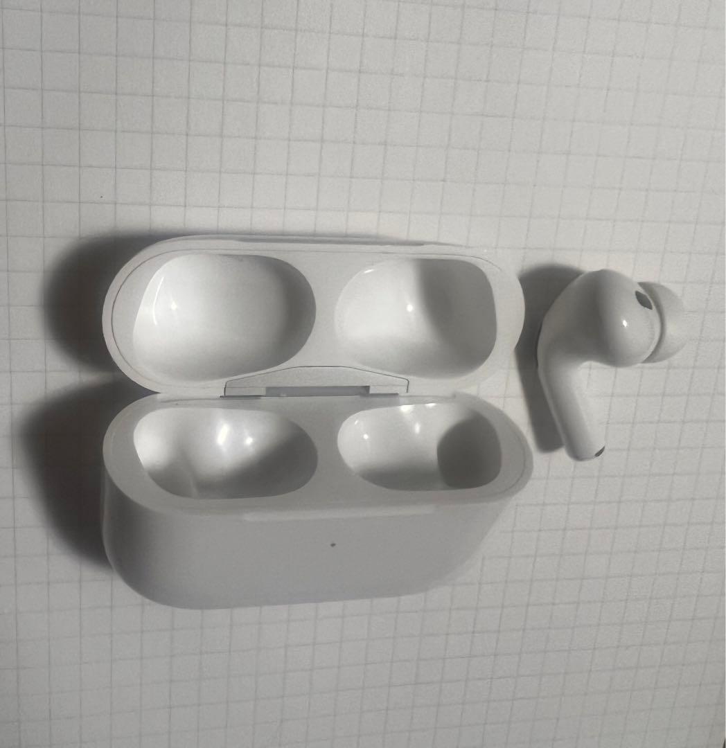 （Lightning）付きAirPods Pro（第2世代）　左