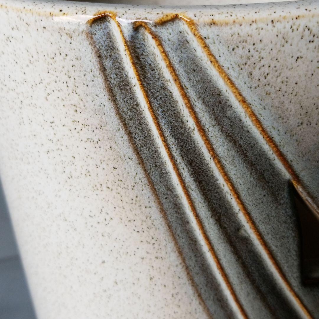 信楽焼 傘立て 白カスミ斜彫 高さ４１cm