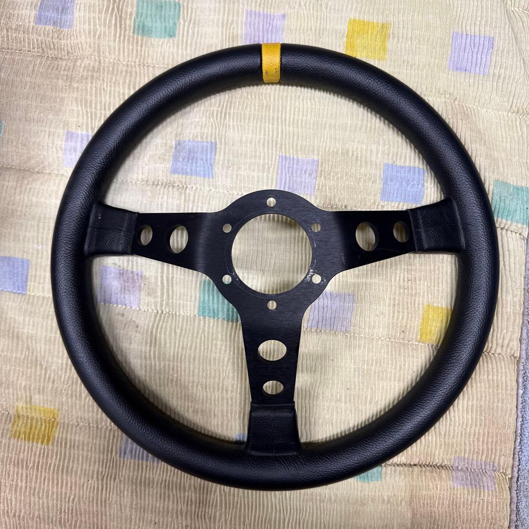 momo ステアリング 黒