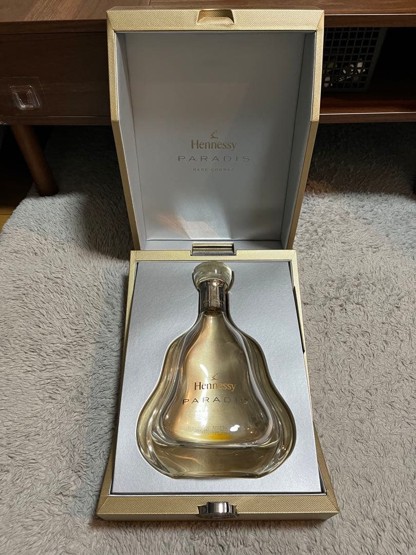 Hennessy PARADIS 専用ボックス付き