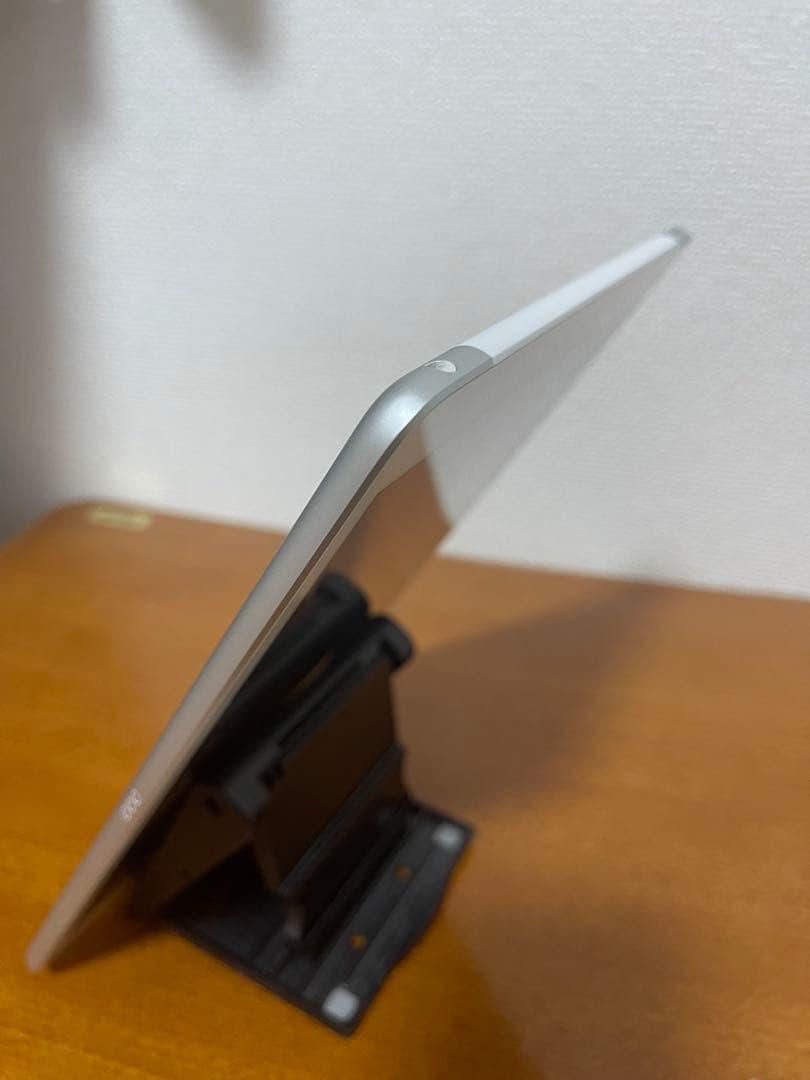 iPad 10.2インチ (第7世代) 32GB WiFi + セルラー