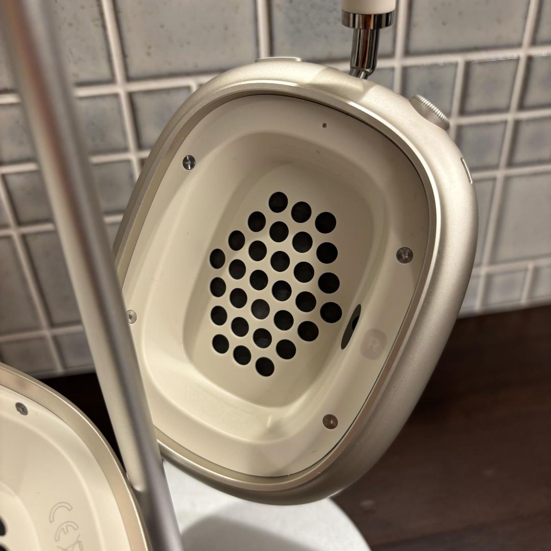 【み】Apple AirPods Max Starlight