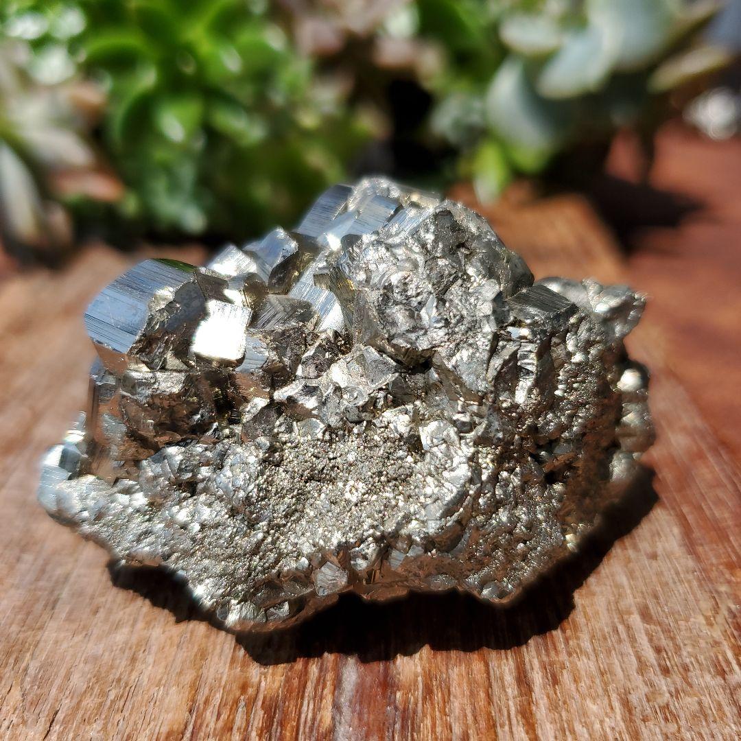 パイライト鉱石　結晶　原石　10　ペルー産　黄鉄鉱