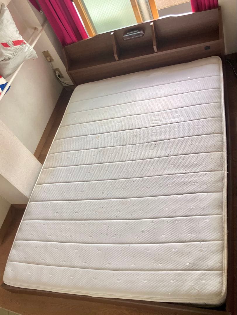 宮照明•コンセント付きダブルベッド