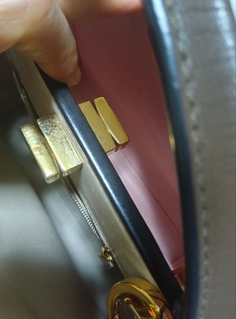 ピーカブー　アイコニック　エッセンシャリー