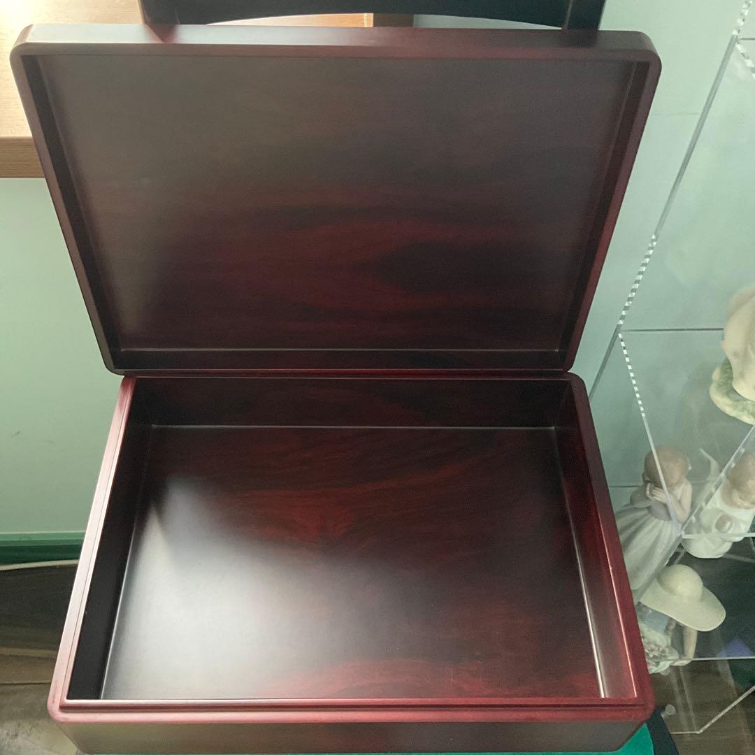 重厚で大変趣の御座います整理箱です。