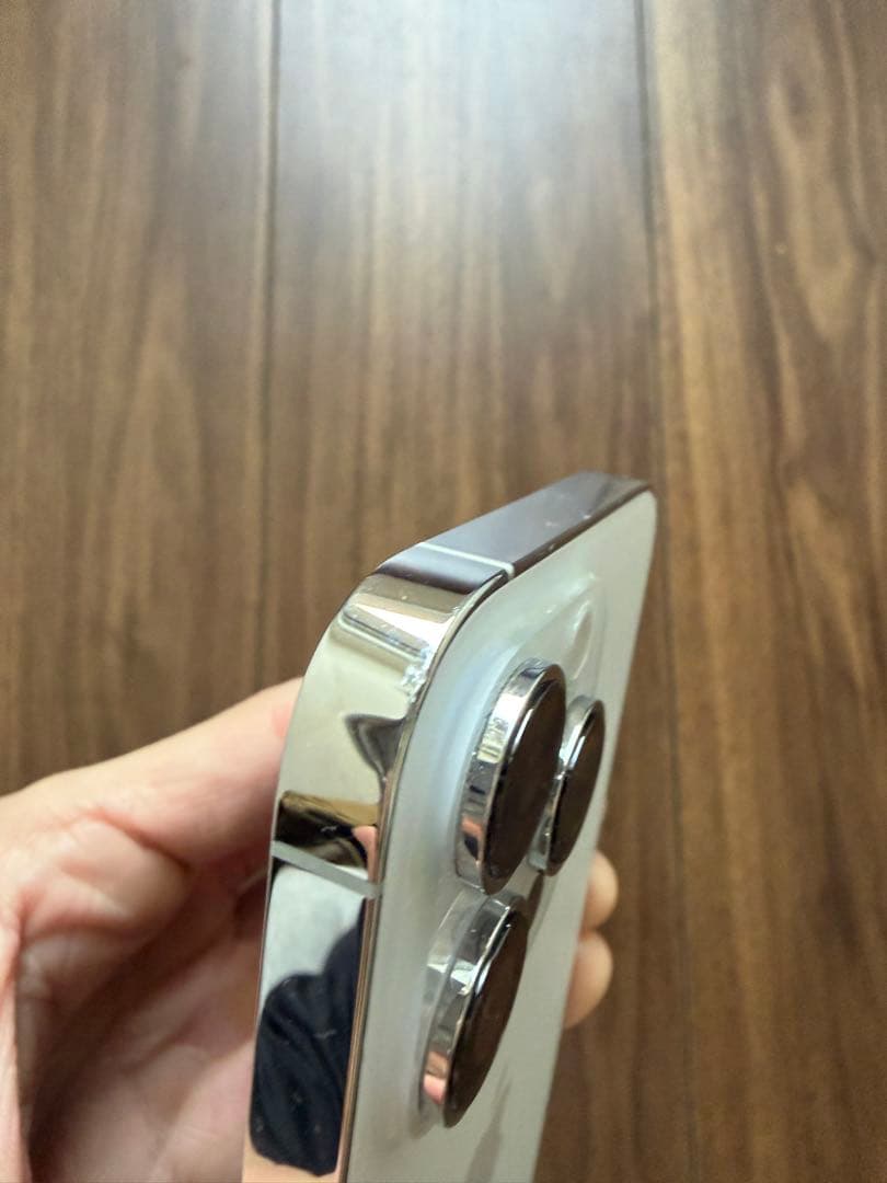 iPhone14プロ シルバー