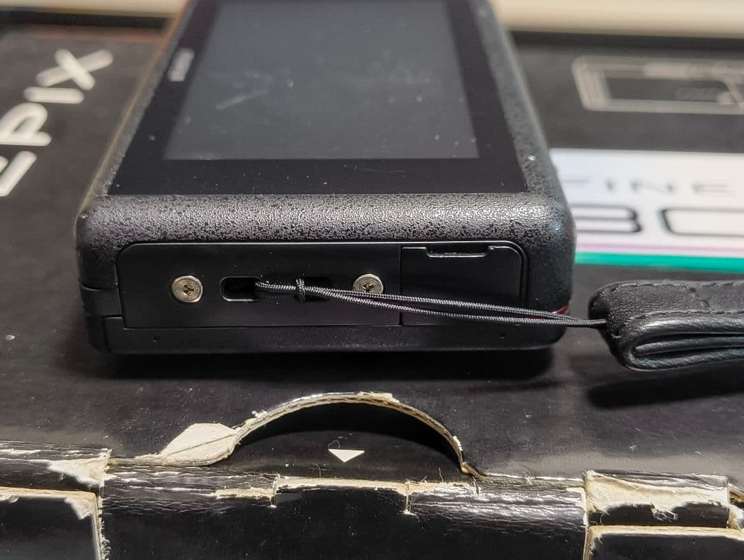 デジタルカメラ FUJIFILM Z300