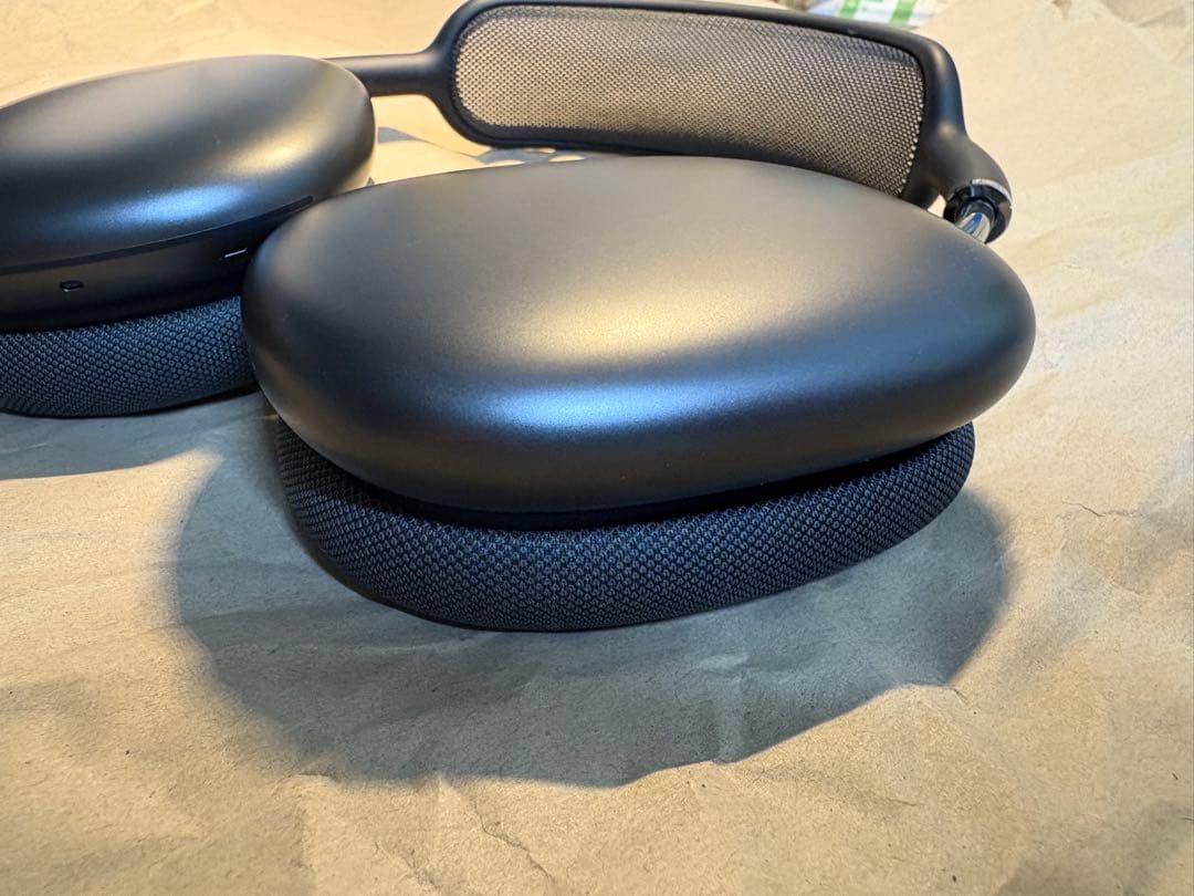 AirPods Max スペースグレイ16日までの購入で50000円で販売