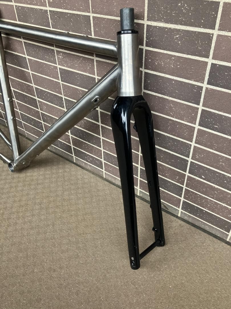 【直接取引限定】チタンフレーム グラベルバイク フラットバー サイズ52