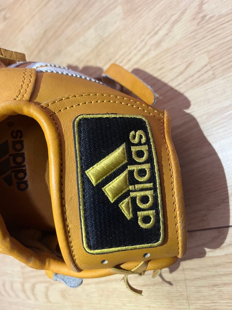 adidas 軟式グローブ イエロー 3本ライン