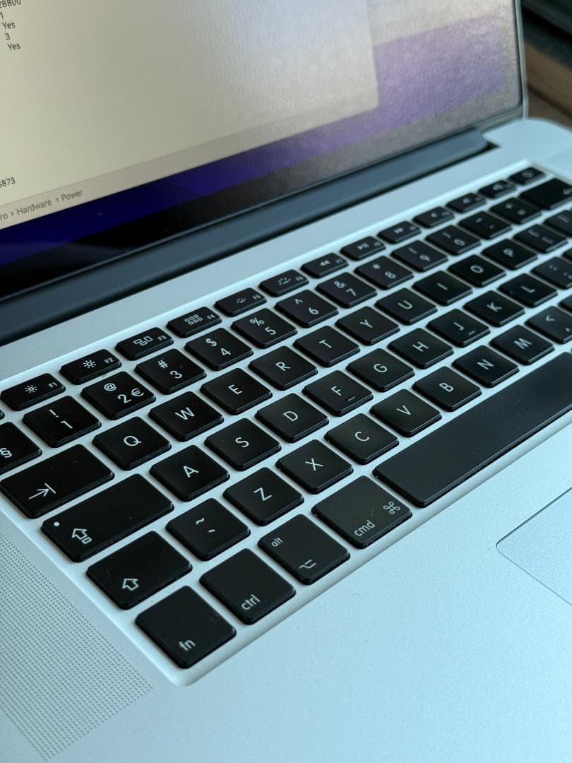 MacBook Pro 15インチ 512GB/16GB USキーボード