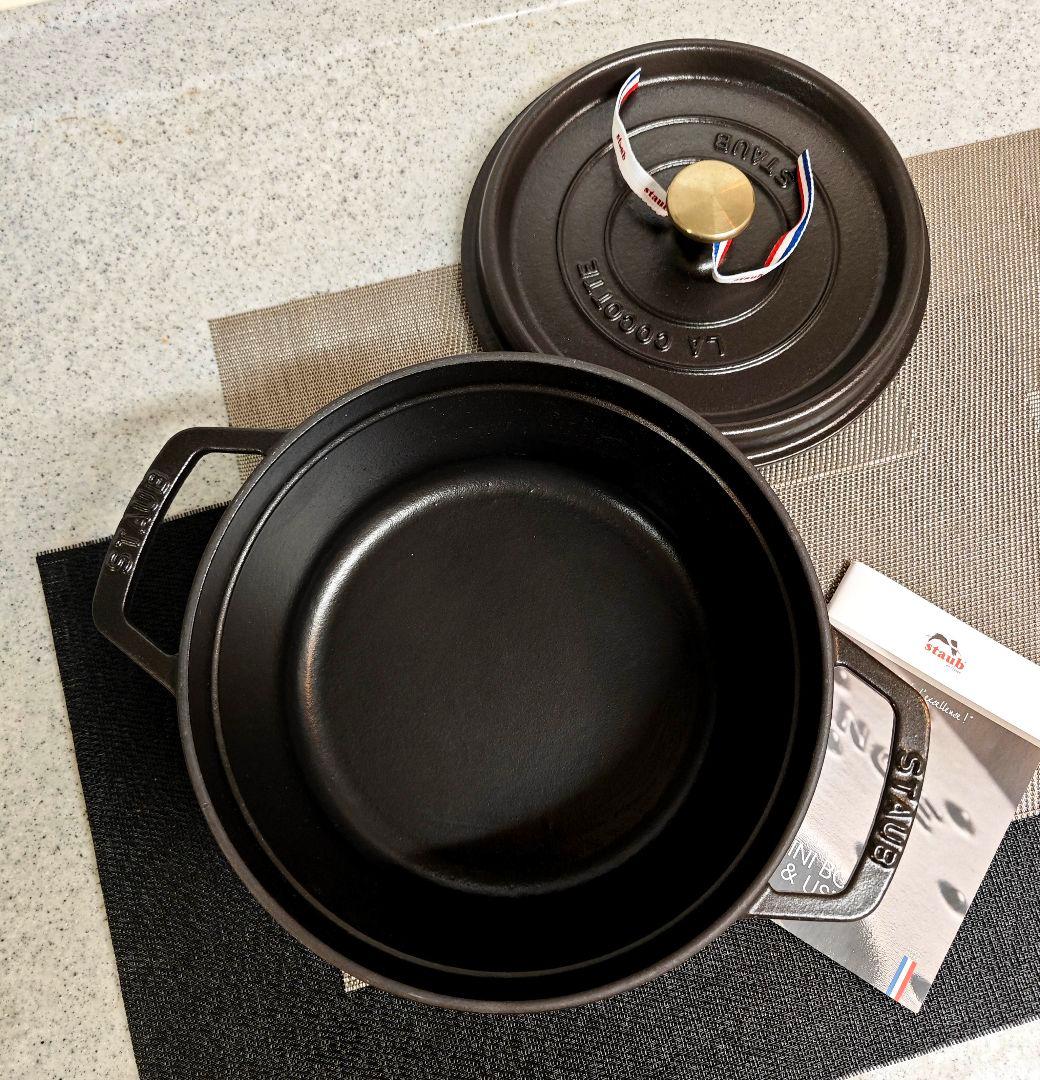 美品 ストウブ鍋ピコ・ココット ラウンド22cm マットブラック