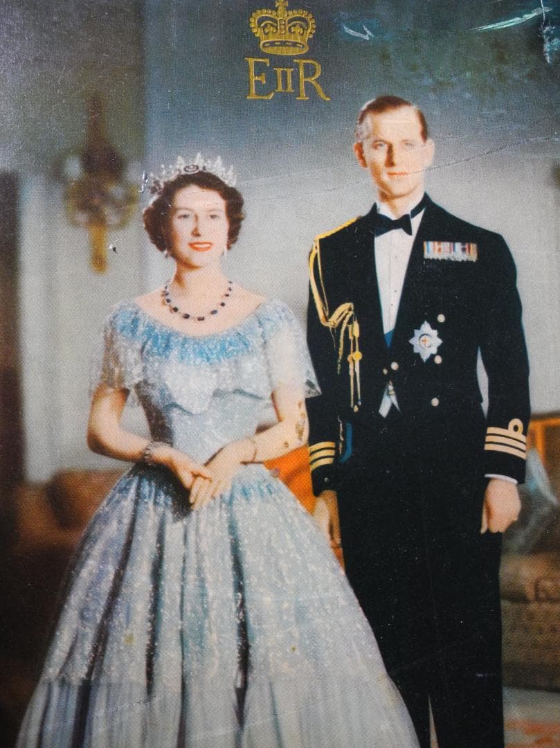 【ビンテージ品】エリザベス女王とフィリップ殿下／ガーズのショートブレッド空き缶