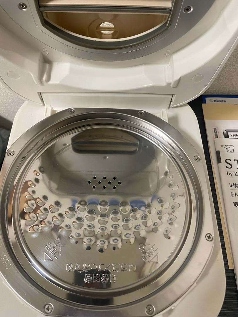 【美品】IH炊飯ジャー 炊飯器 象印 STAN NW-SA10-WH