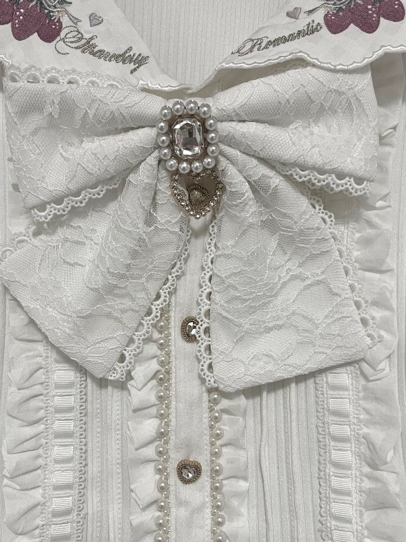 LIZLISA リズリサ ストロベリー刺繍セーラーリブブラウス いちご ホワイト