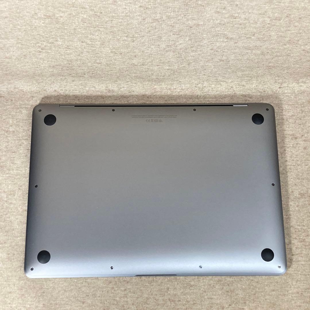 MacBook Air 13インチ　M1チップ 8GBメモリ　256GB SSD