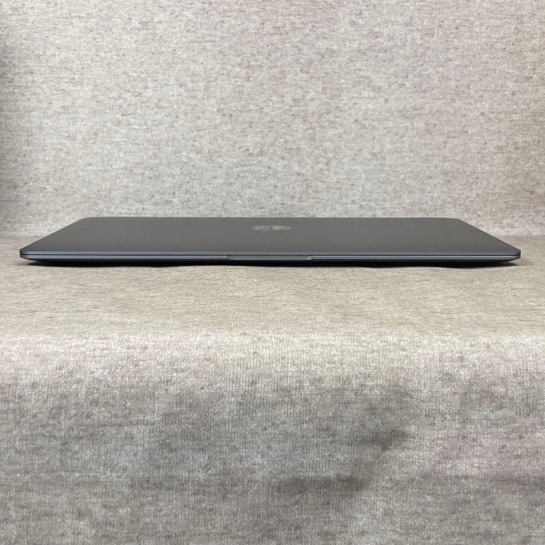 MacBook Air 13インチ　M1チップ 8GBメモリ　256GB SSD