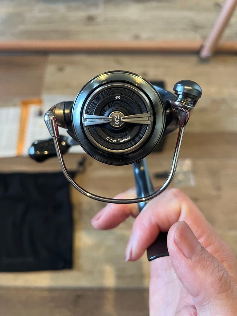 Daiwa 24エアリティST SF2000SS-P スピニングリール