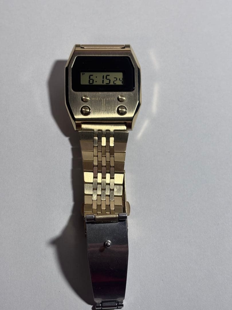 CASIO A1100G-5JFゴールド レトロフューチャーほぼ未使用品