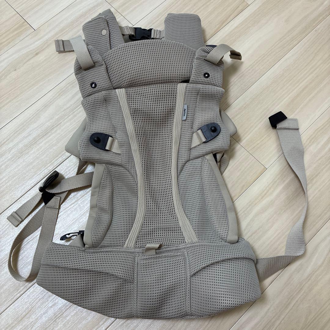 アップリカ　ラクリス（赤ちゃん本舗限定カラーベージュ）抱っこ紐