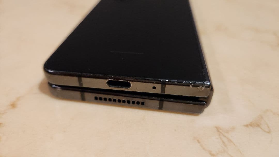 Samsung Galaxy Z Fold4　　ブラック