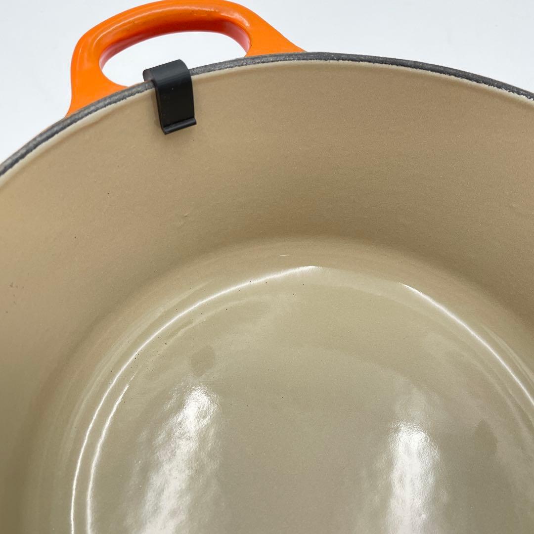 未使用　ル・クルーゼ ココット・ロンド 18cm オレンジ (ヴォルカニック)