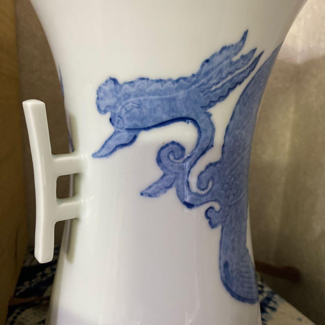 人間国宝　井上萬二　染付鳳凰彫文耳付花器